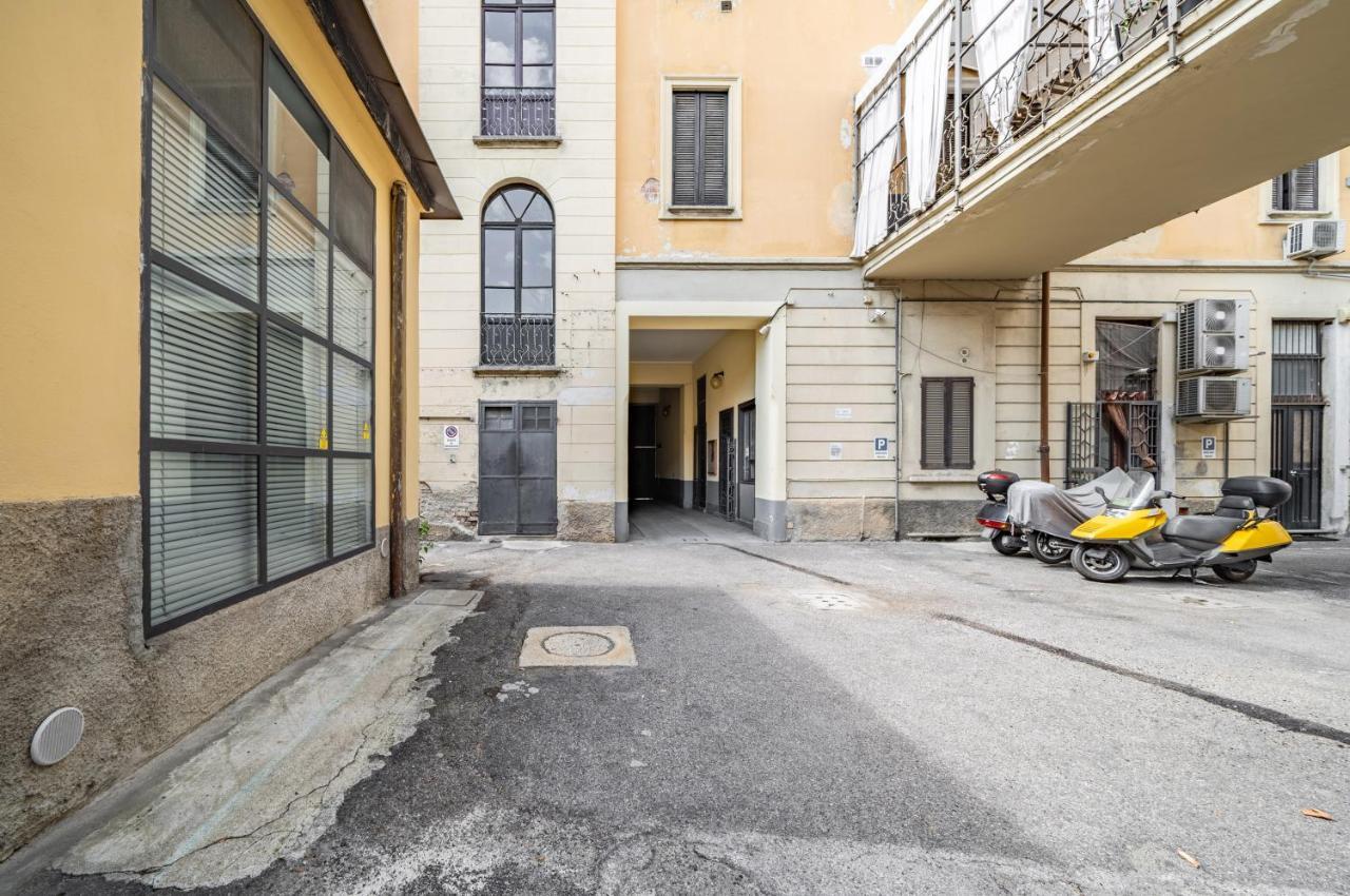 Isola And Garibaldi District Lovely Milano